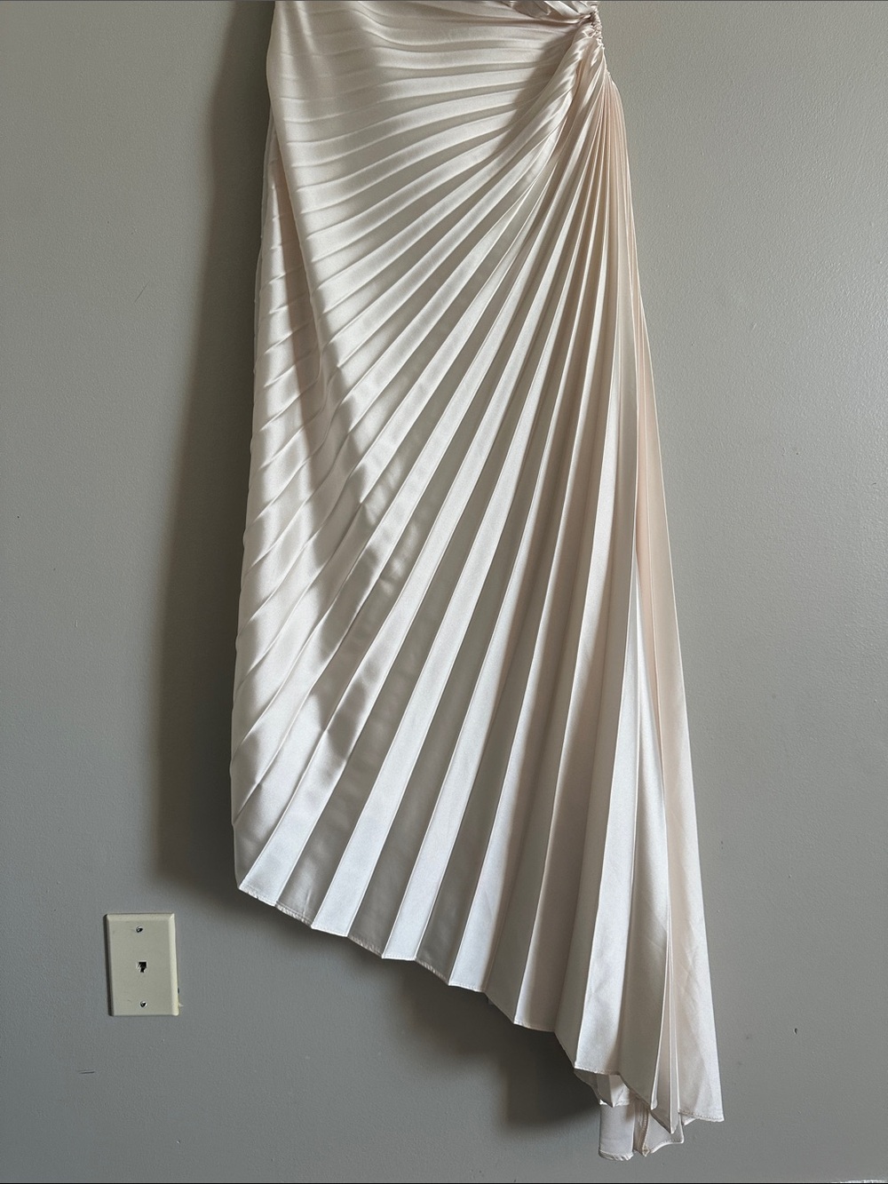 Dress Forum One-Shoulder Pleated Ivory Evening Gown - Picture 7 of 10